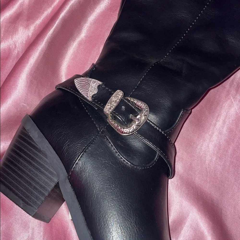 Windsor Western Boots 🖤 - Picture 2 of 2